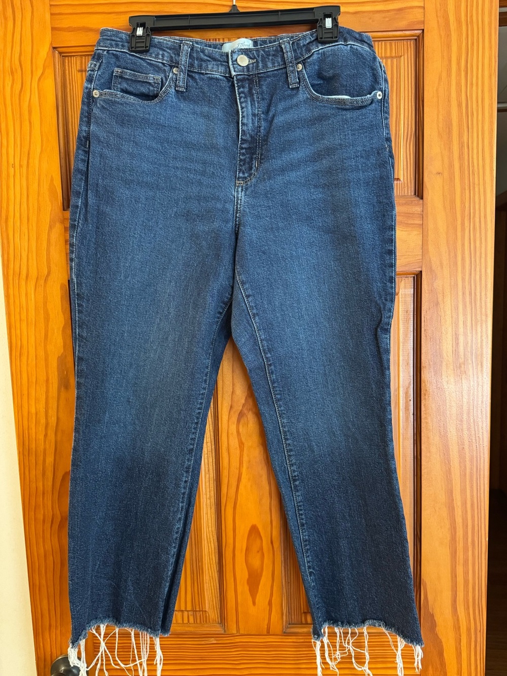 Universal Thread Raw-Hem Cropped Jeans — Dark Blue